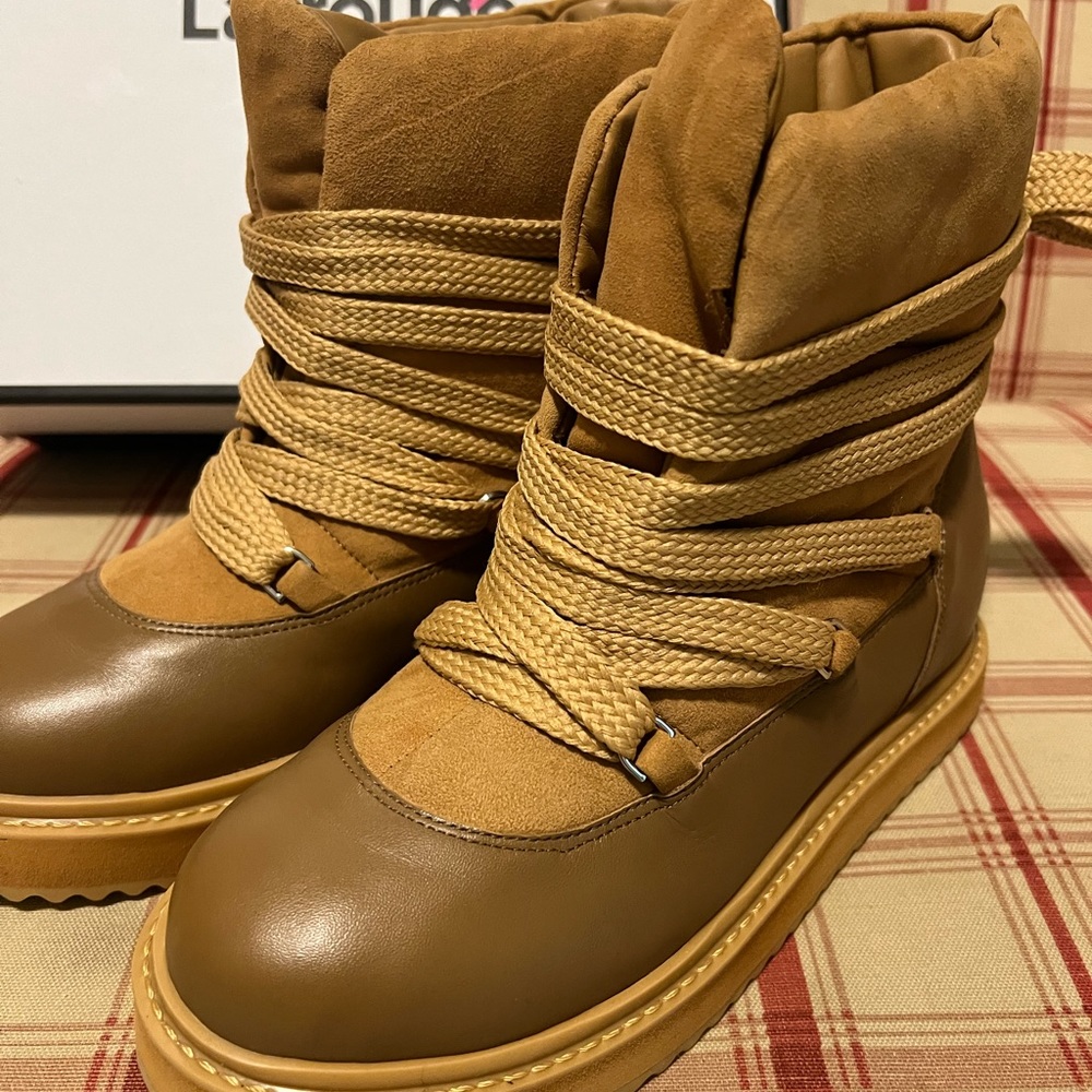 Stylish, Larroude Boots